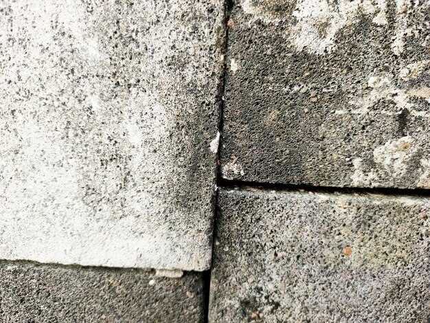 Retaining Wall Block Weight by Size Material and Typical Load Ranges How much does a retaining wall block weigh